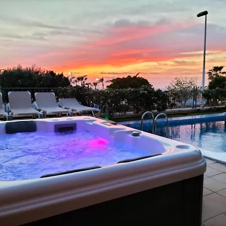 De Lujo Con Piscina Privada Y Jacuzzi