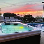 De Lujo Con Piscina Privada Y Jacuzzi Puerto de Santiago (Tenerife)