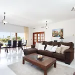 Villa De Lujo Con Piscina Privada Y Jacuzzi