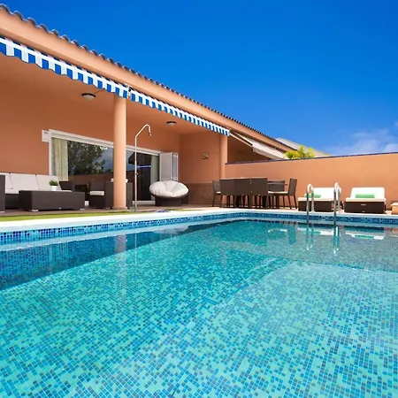 De Lujo Con Piscina Privada Y Jacuzzi فيلة